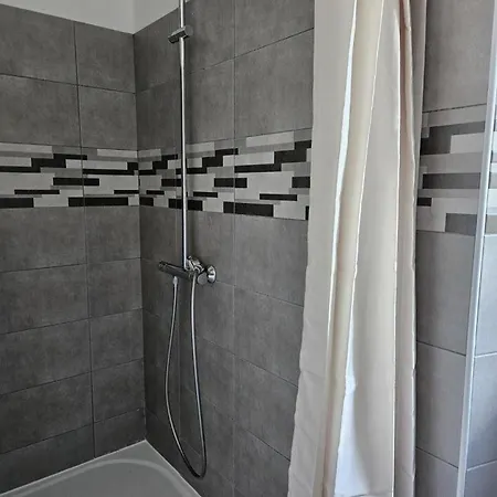 Roumanieu Le Feriehus Saint-Gauzens